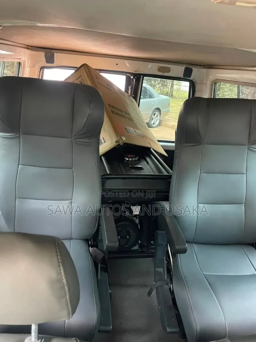 Toyota Land Cruiser 2011 White