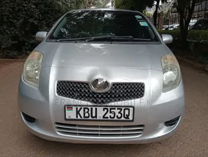 Toyota Vitz 2006 Silver