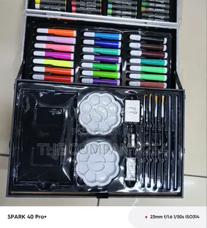 Quality Casual Crayon Marker Art Set Comes With a Brief Case Storage