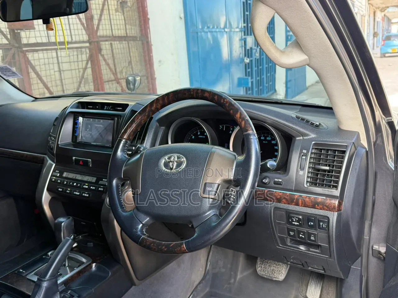 Toyota Land Cruiser 2009 Gray