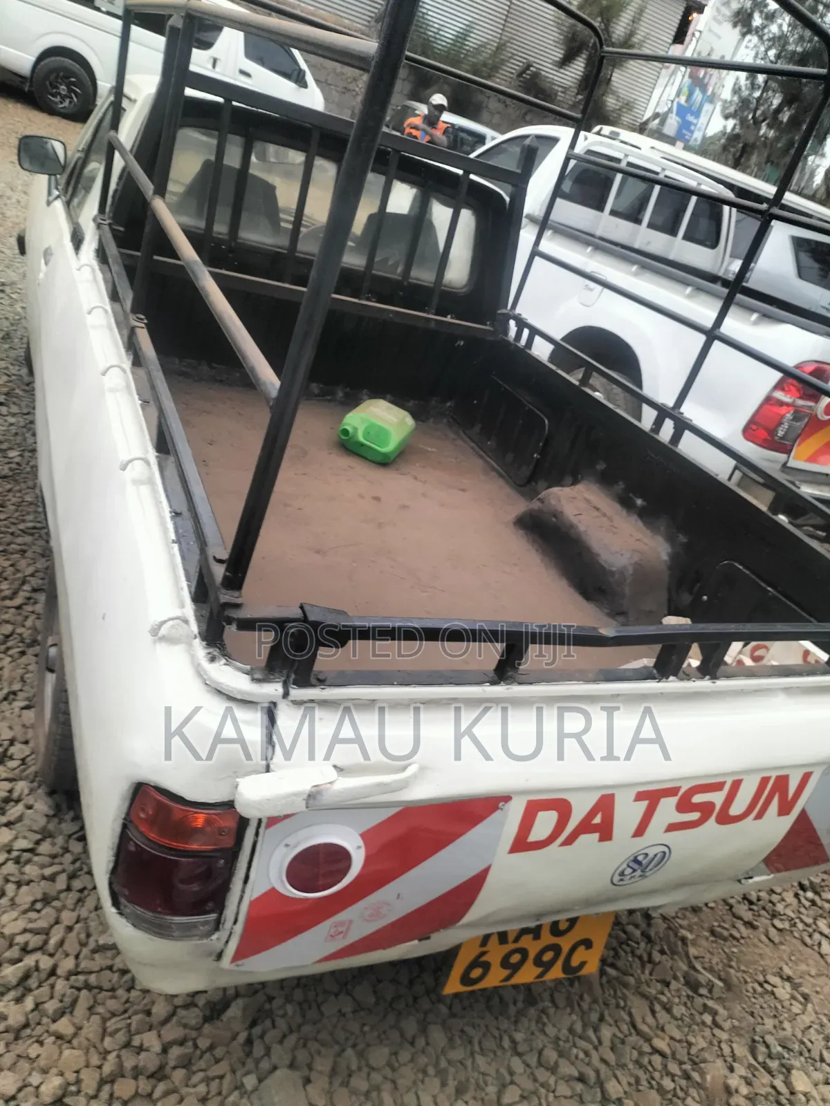 Nissan Pick-Up 1995 White