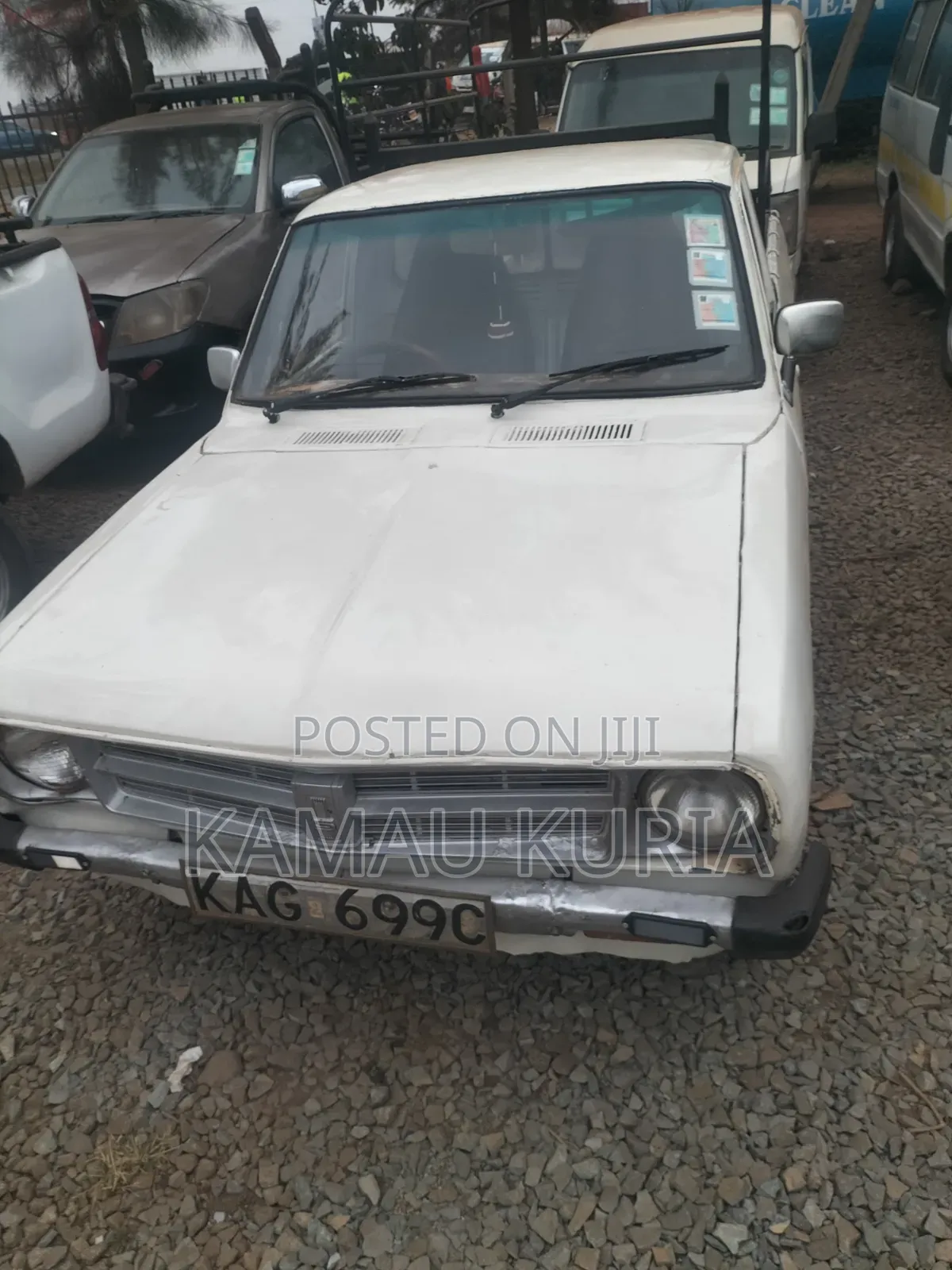 Nissan Pick-Up 1995 White