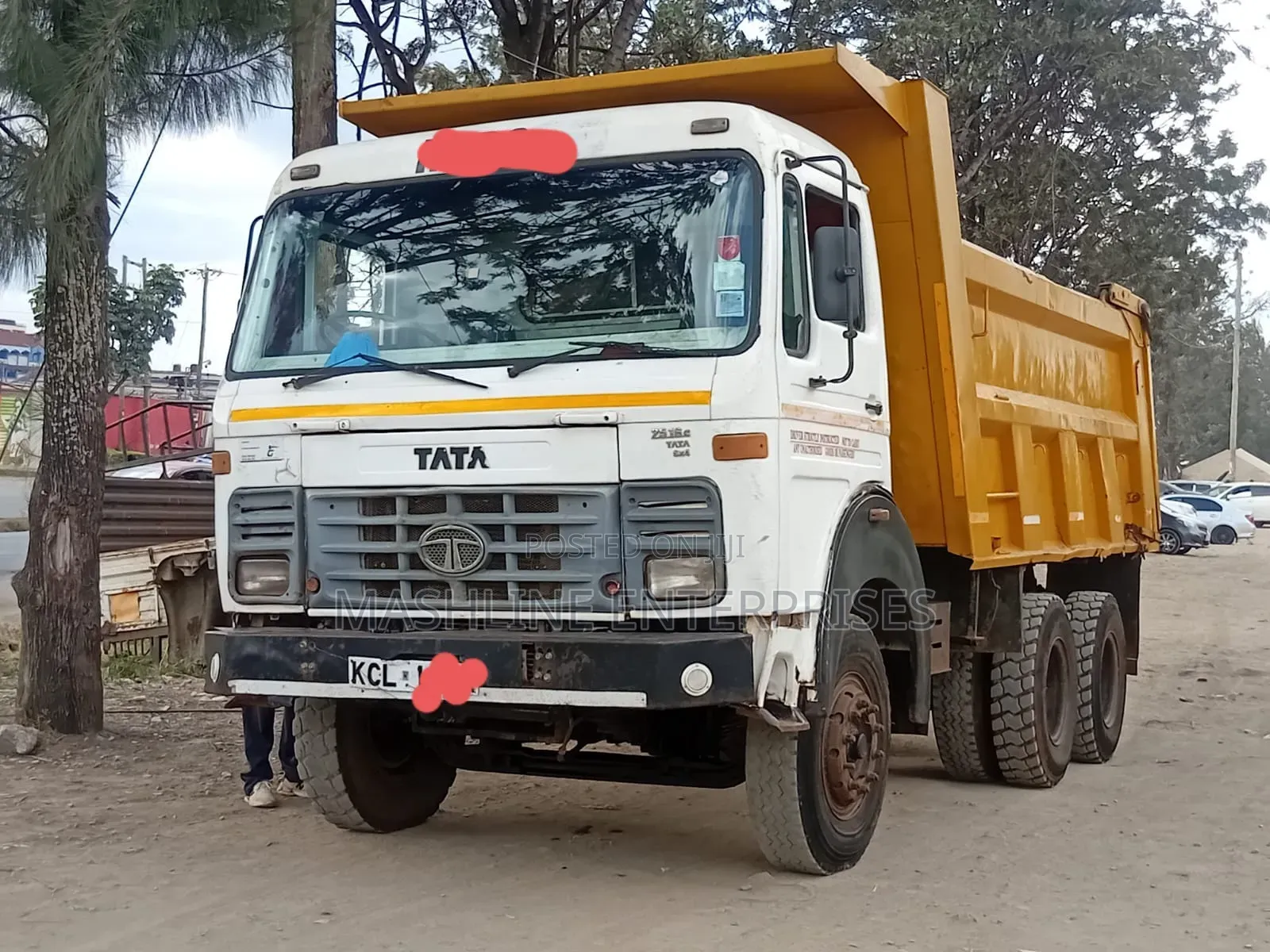 Tata Tipper 2018 White