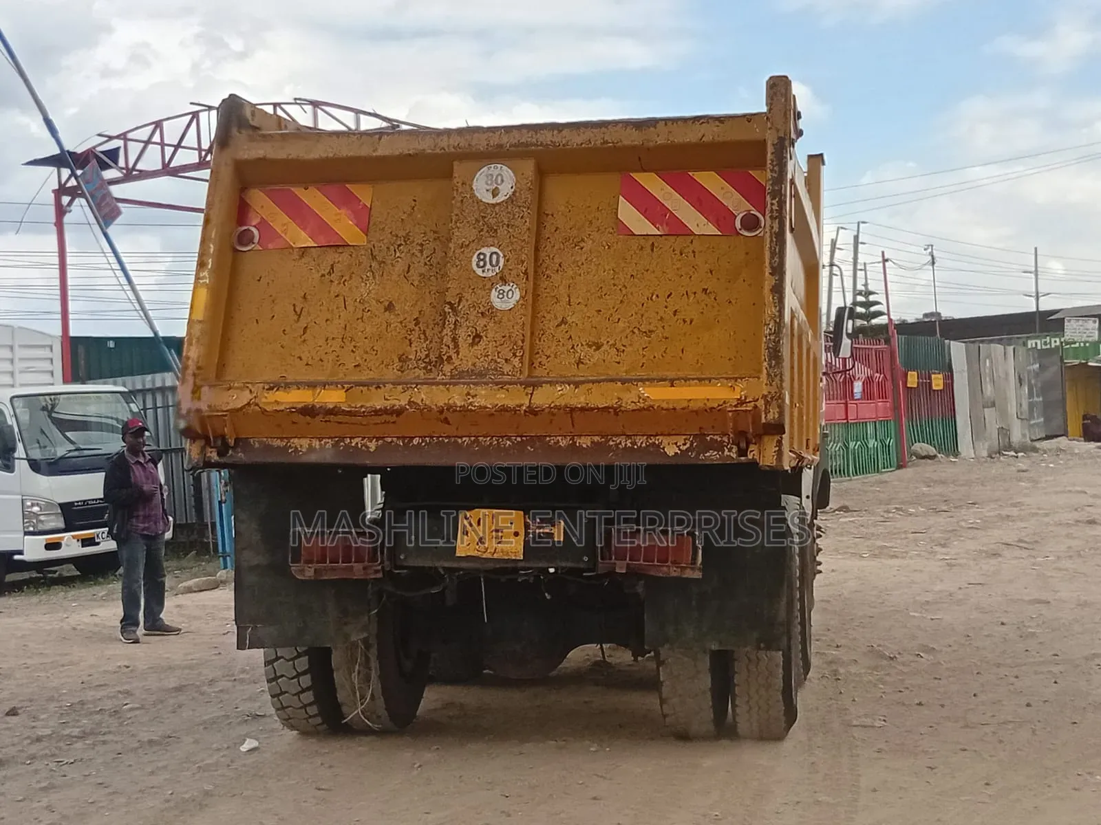 Tata Tipper 2018 White