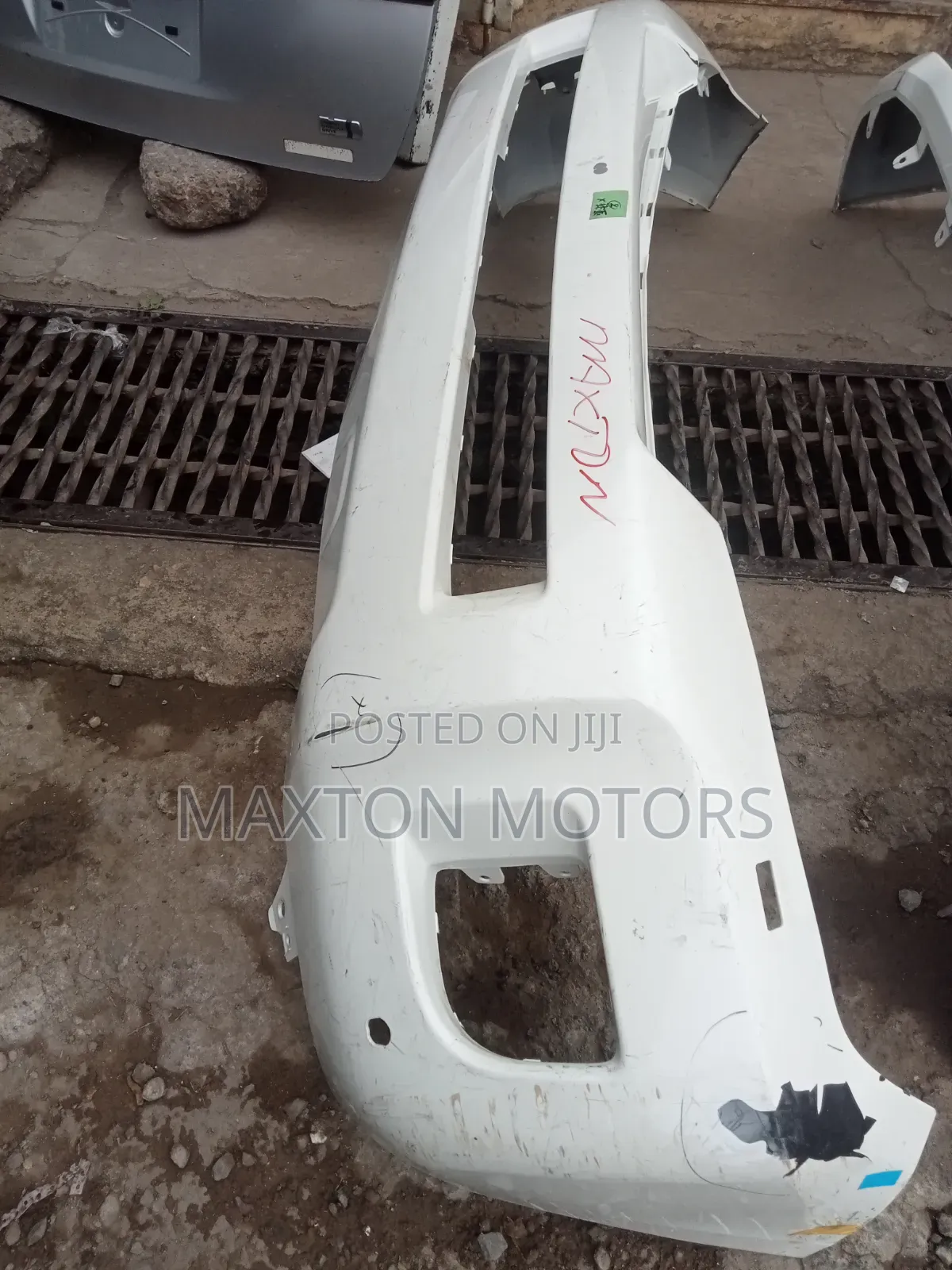 Land Cruiser V8 2010 Front Bumper