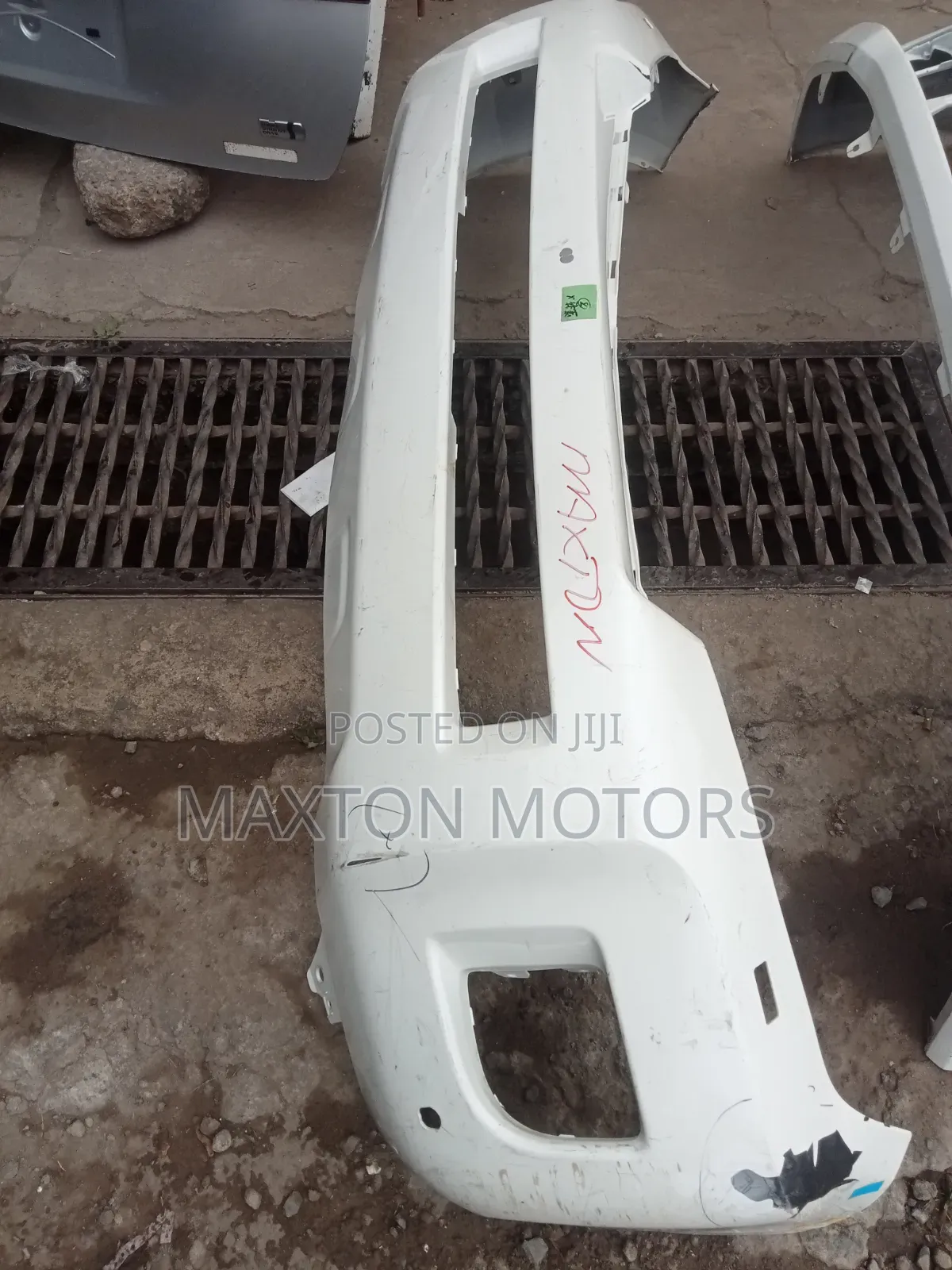 Land Cruiser V8 2010 Front Bumper