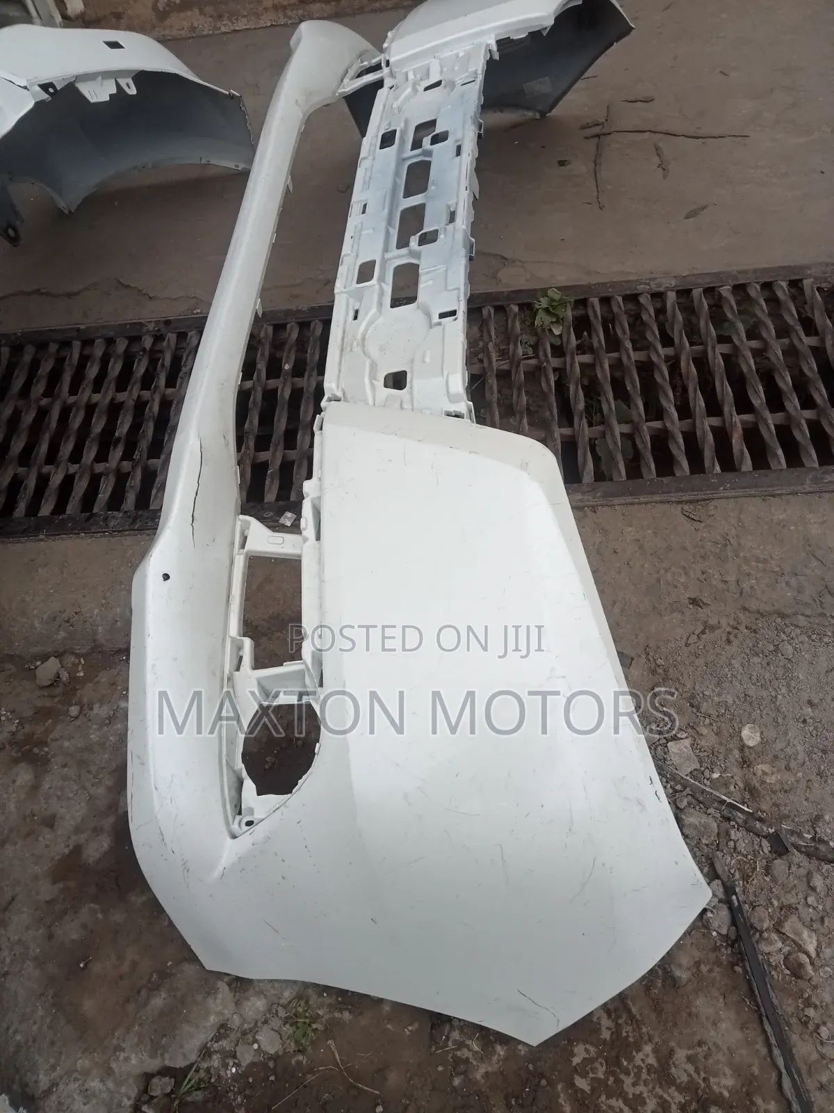Noah Esquire 2014 Front Bumper