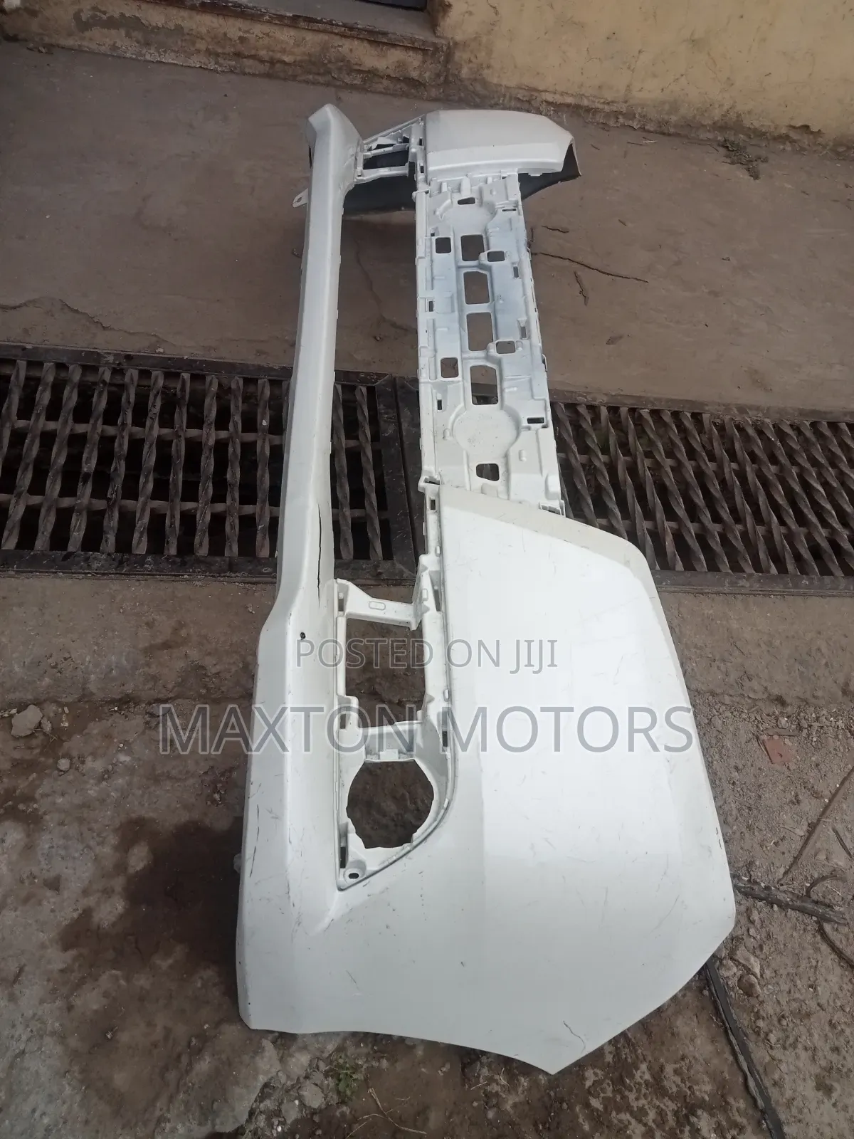 Noah Esquire 2014 Front Bumper