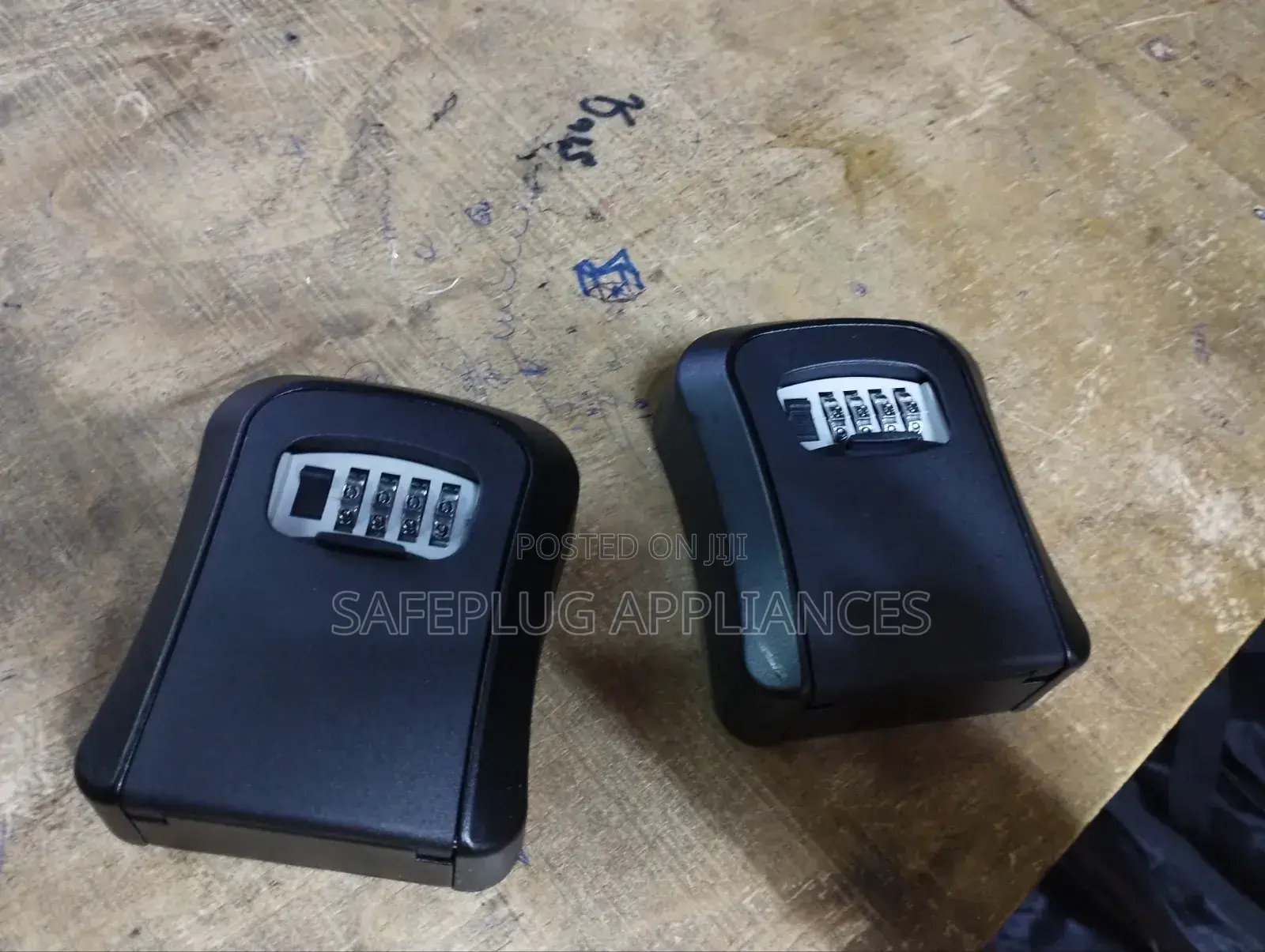 Durable Metallic Lock Box With Key Lock for Safe Storage