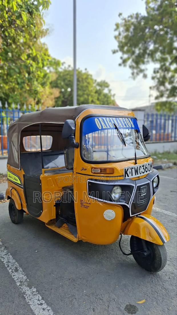 Bajaj RE 2024 Yellow - thumbnail 2