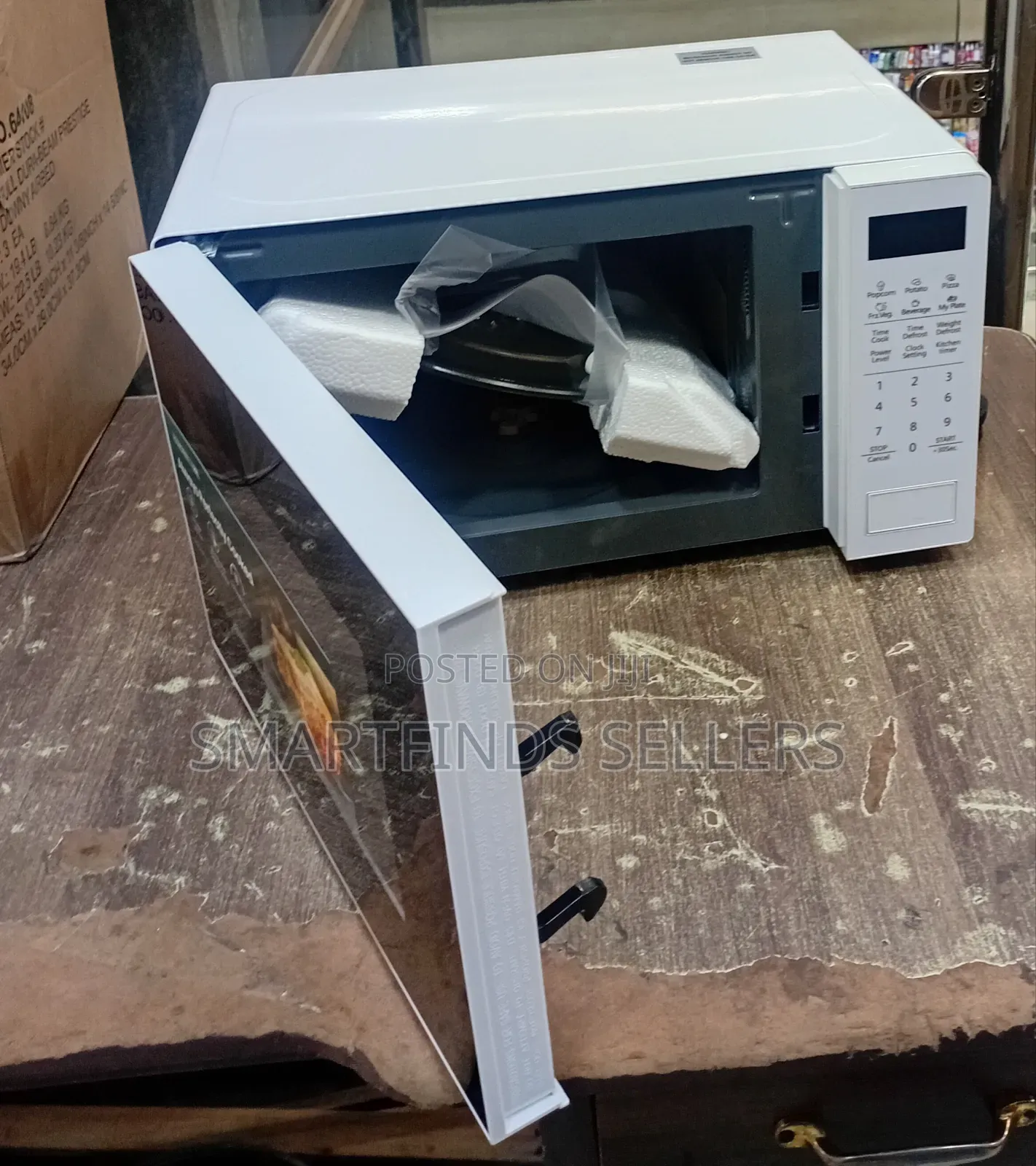 Hisense Compact Microwave Oven for Everyday Cooking
