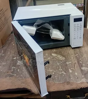Hisense Compact Microwave Oven for Everyday Cooking