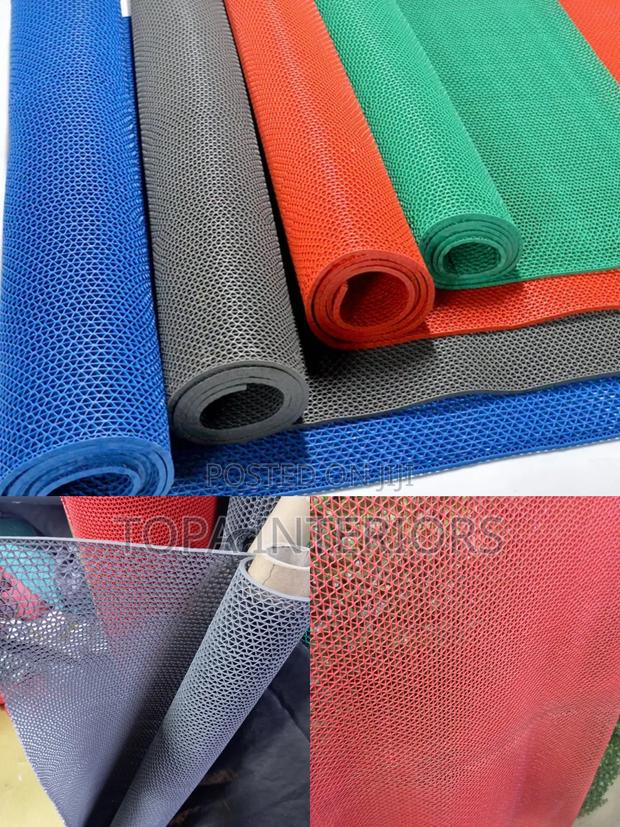 Porous Bathroom Antislip Rubber Mats and Outdoor Runners