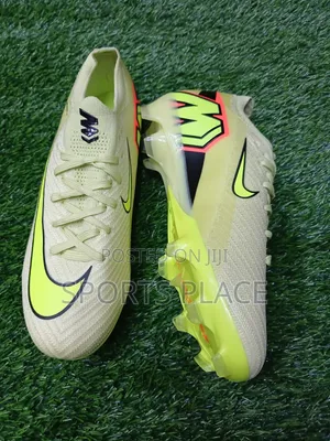 Nike Vapor 16 - Volt Strike Edition Low-Cut Football Boots