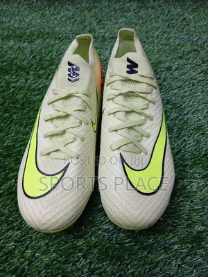 Nike Vapor 16 - Volt Strike Edition Low-Cut Football Boots