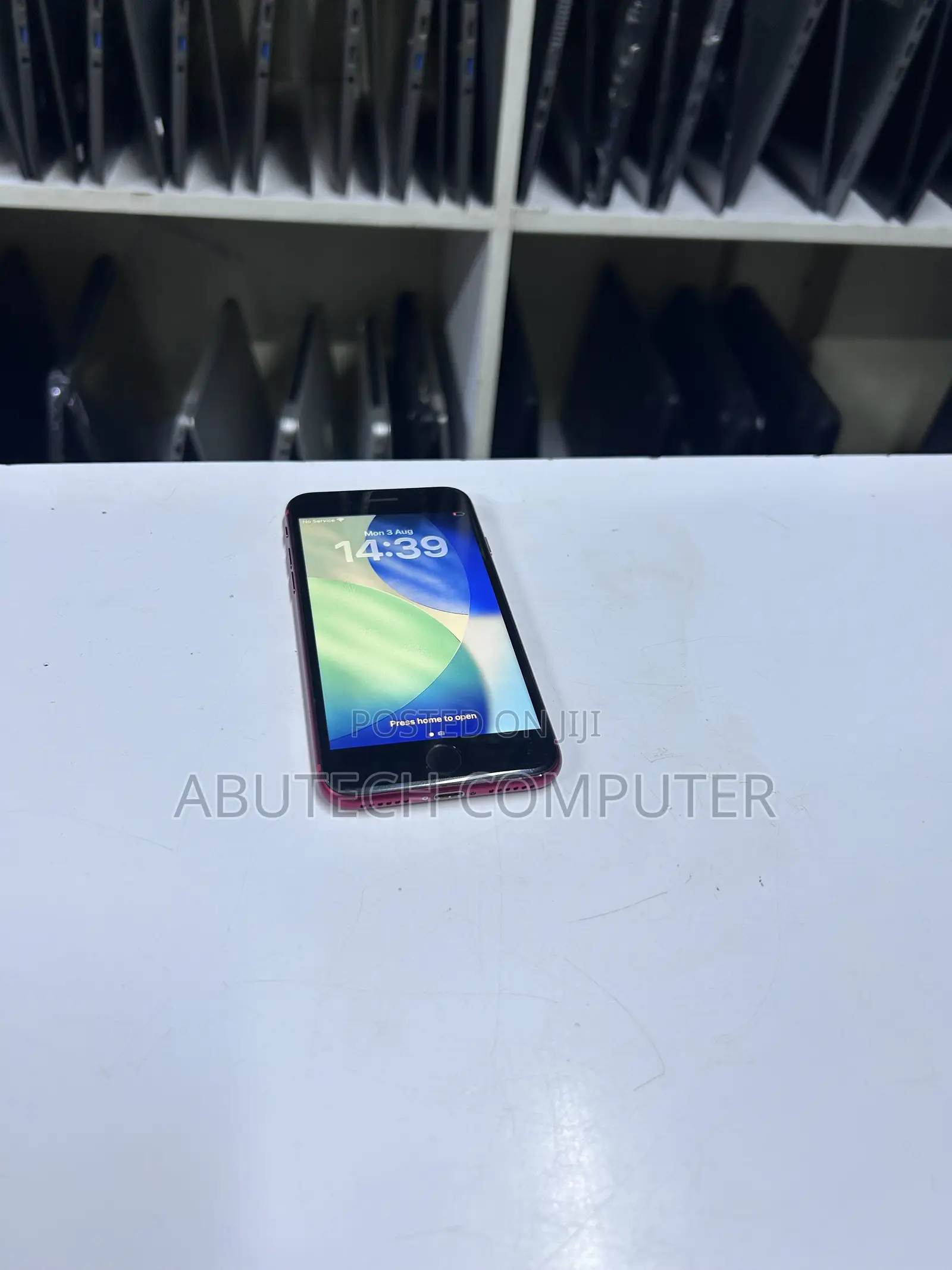 Apple iPhone SE 64 GB Red