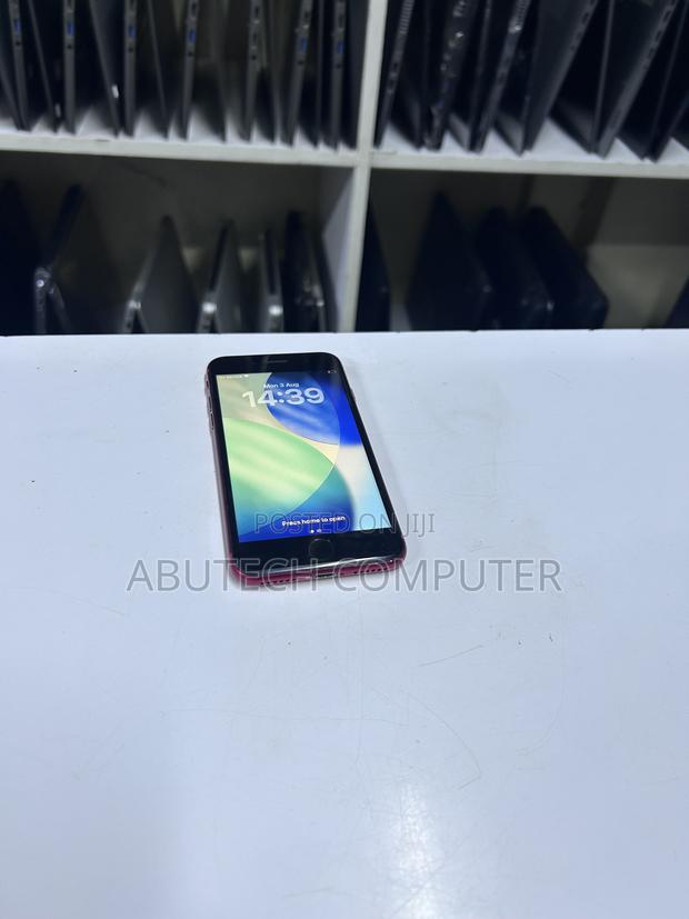 Apple iPhone SE 64 GB Red