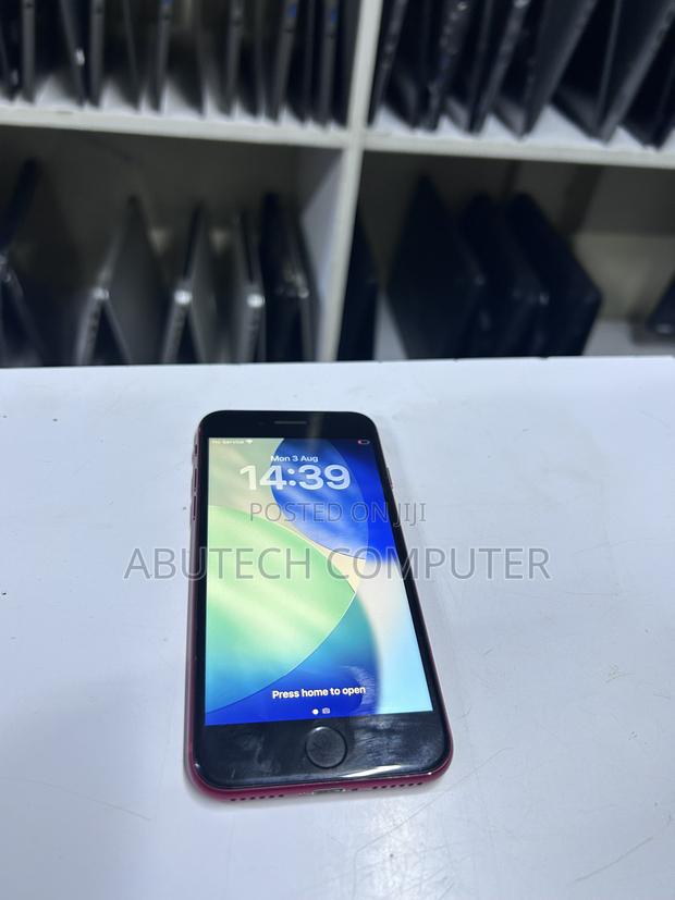 Apple iPhone SE 64 GB Red - thumbnail 2