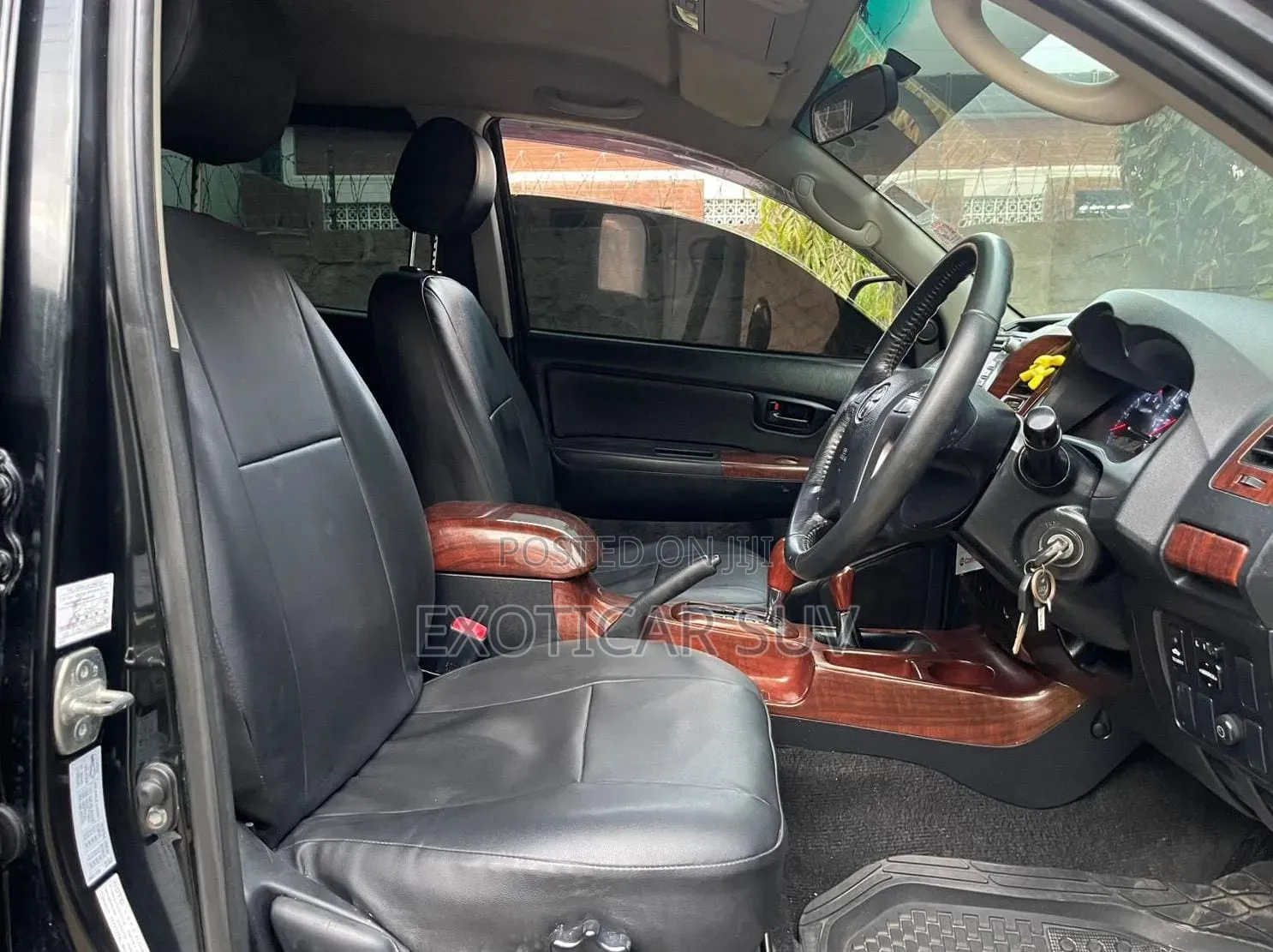 Toyota Hilux 2016 Black