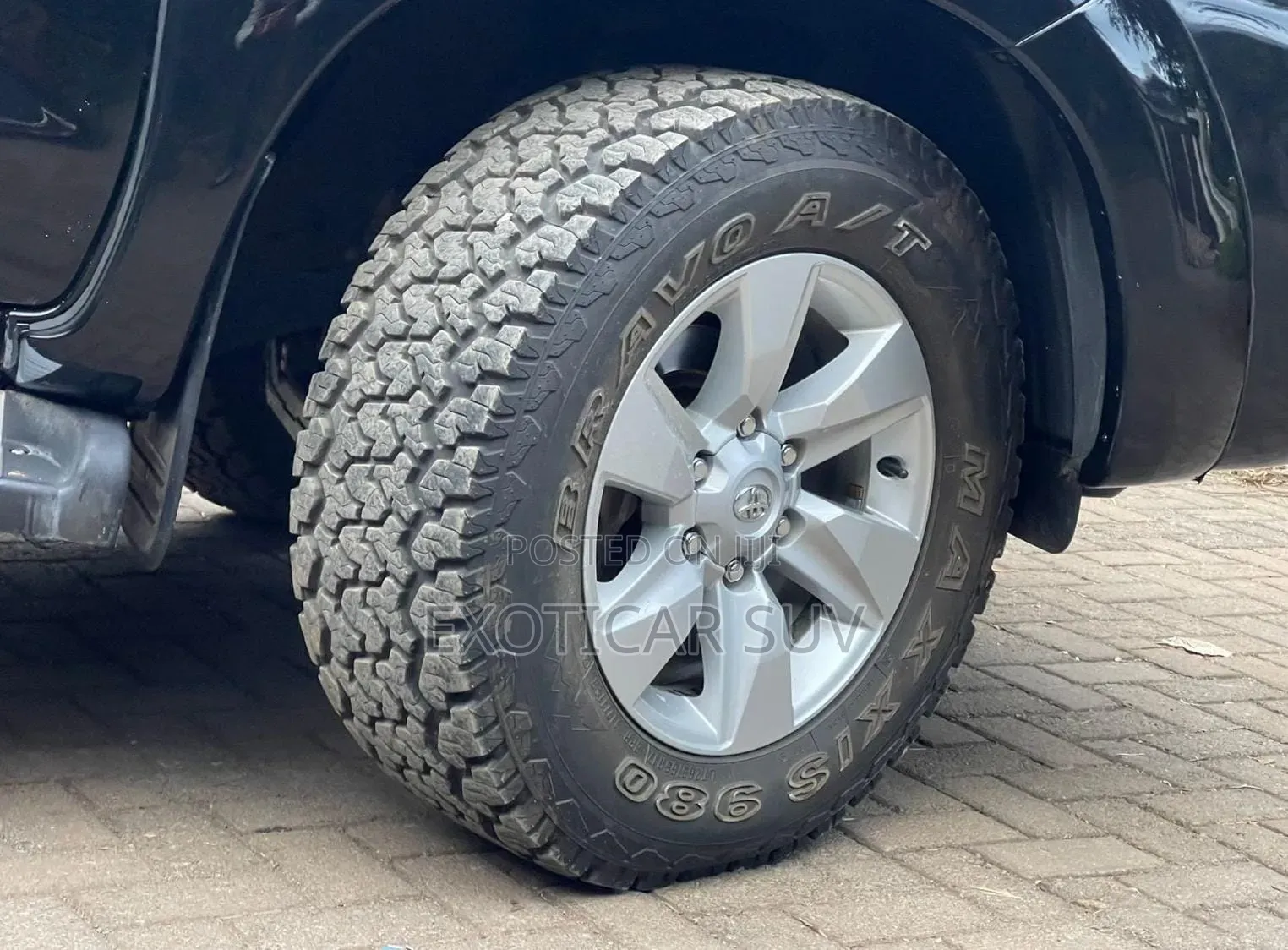 Toyota Hilux 2016 Black