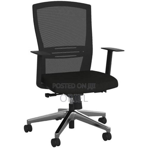 Office Chair : Executive Medium Back Office Chair - thumbnail 2