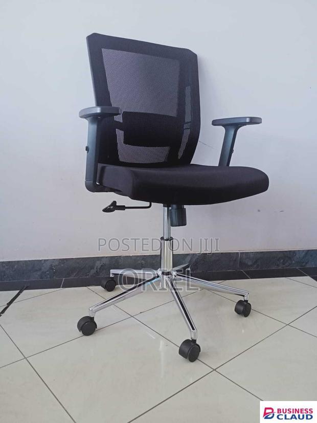 Office Chair : Executive Medium Back Office Chair - thumbnail 5