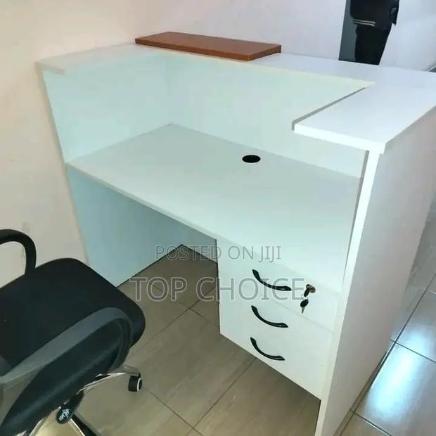 Modern Reception Desk / Office Front Counter - thumbnail 2