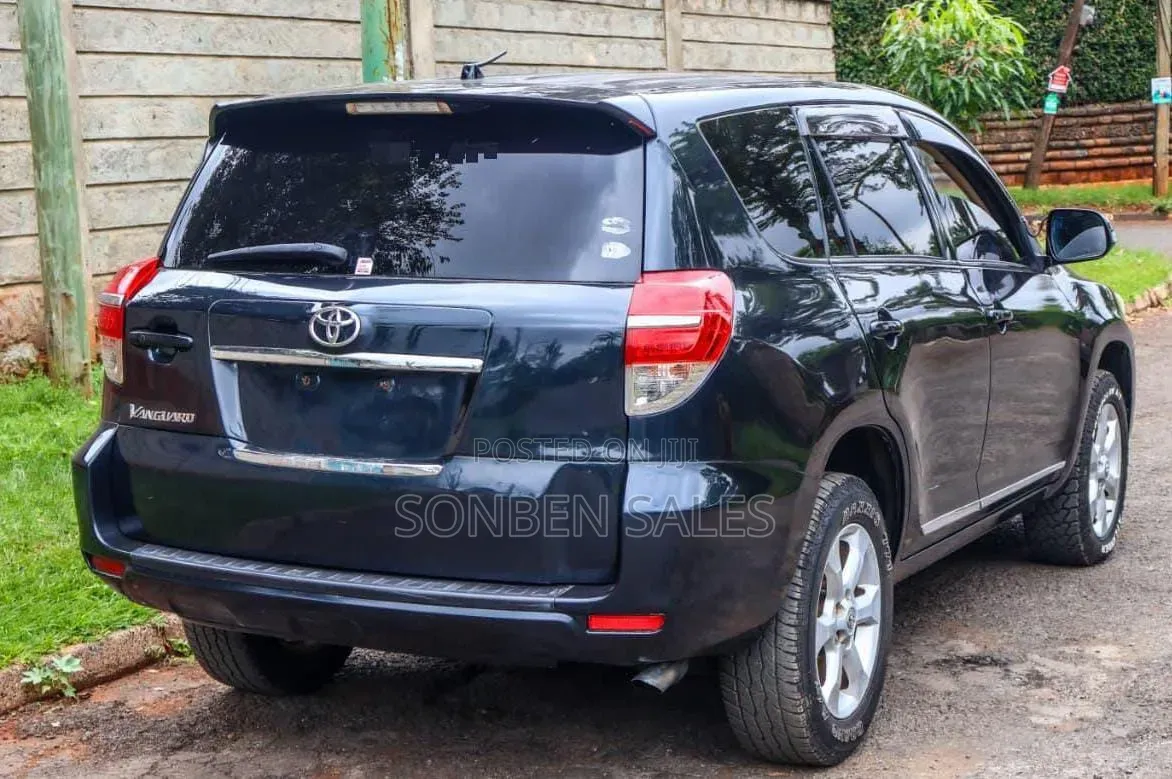 Toyota Vanguard 2012 Black