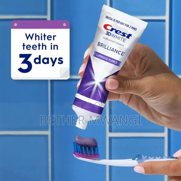 Crest 3D White Brilliance Luminous Purple Teeth Whitening Toothpaste - thumbnail 3