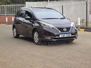 Nissan Note 2017 Burgundy