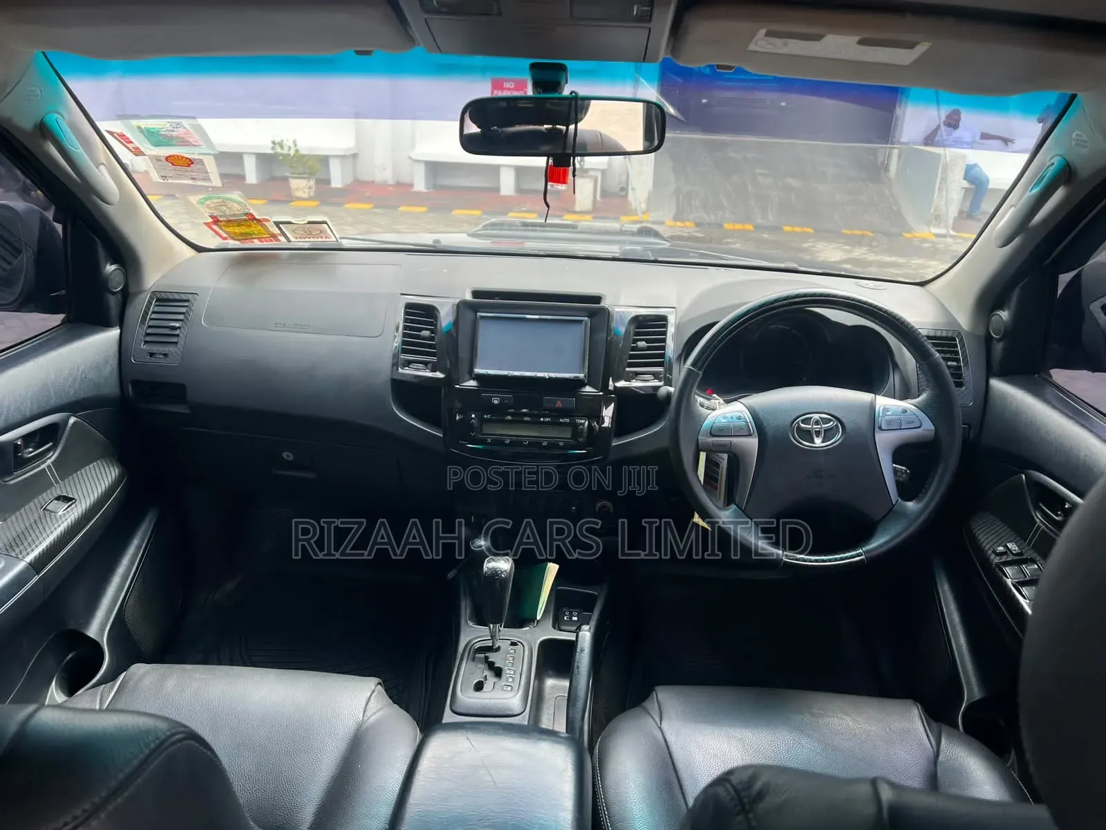 Toyota Hilux 2016 Black