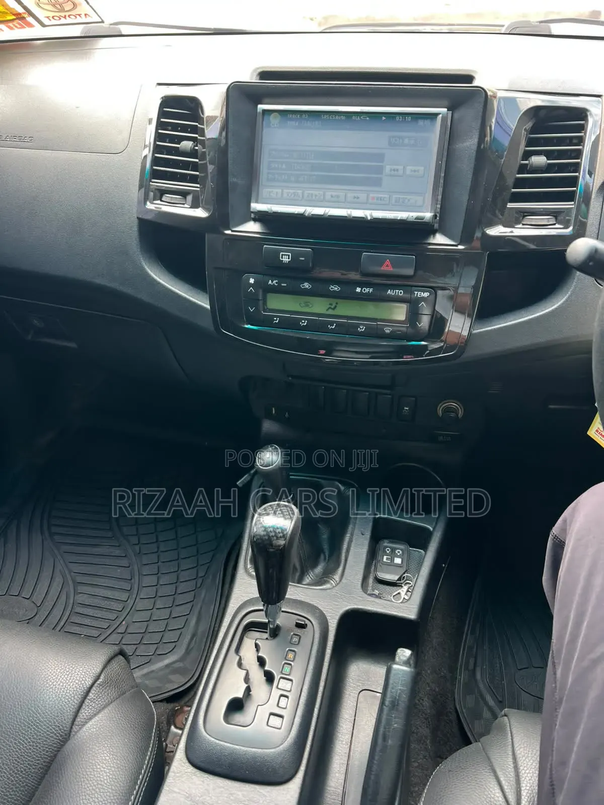 Toyota Hilux 2016 Black