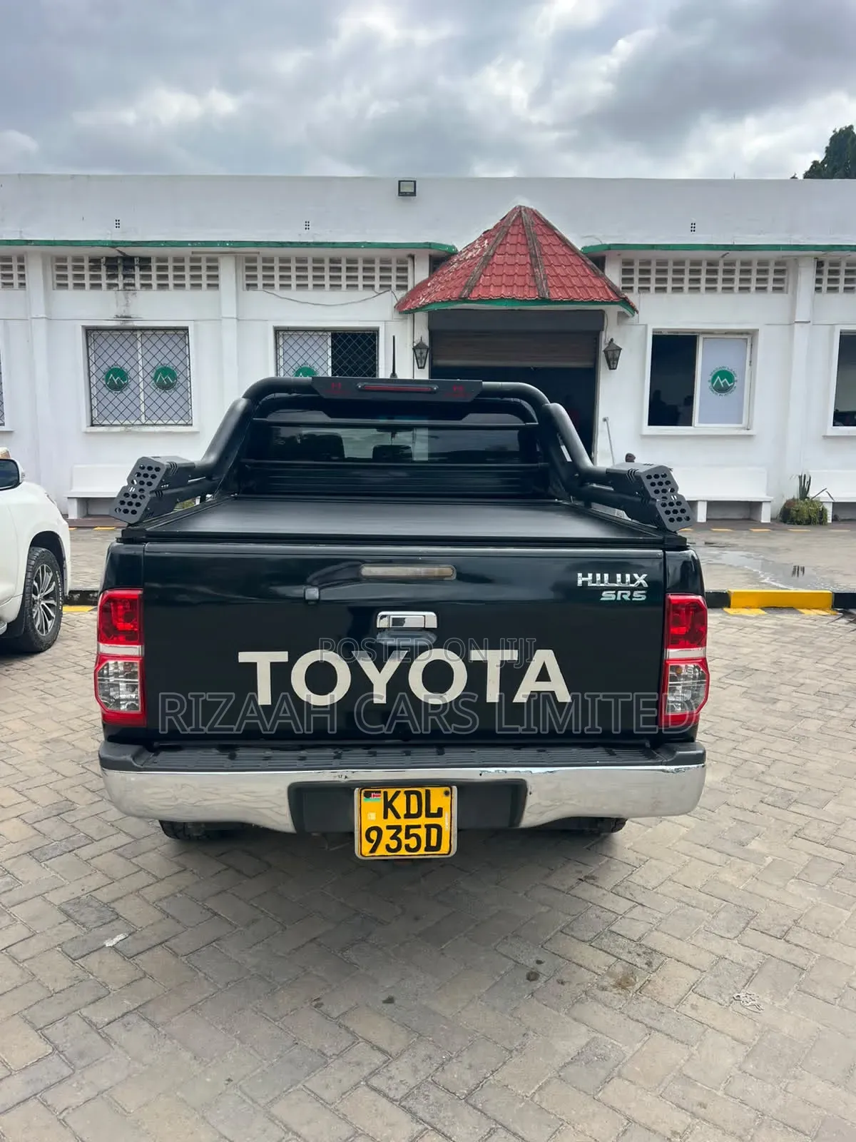 Toyota Hilux 2016 Black
