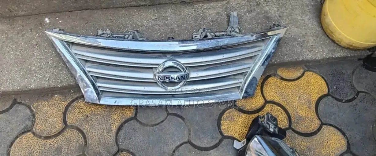 Nissan Sylphy 2015 Grill