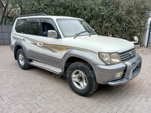 Toyota Land Cruiser Prado 2001 Off white