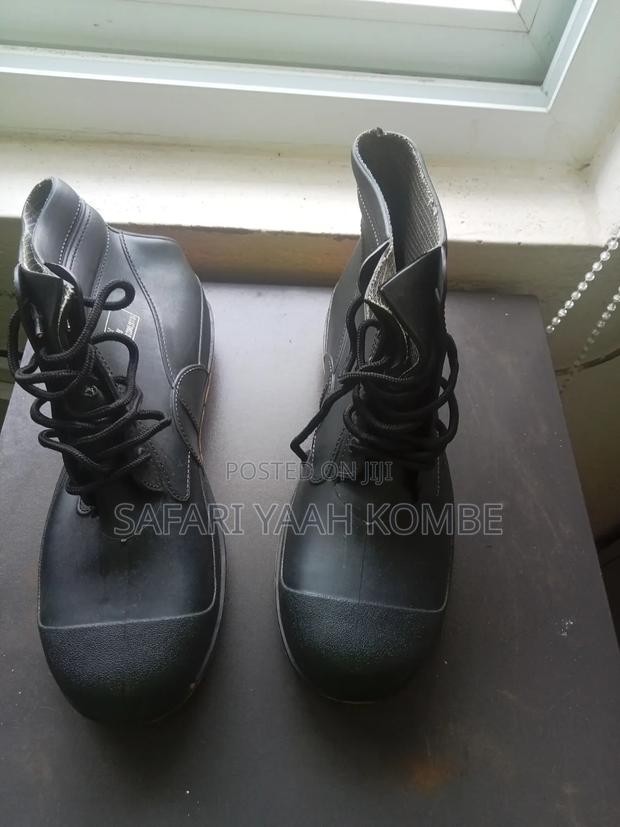 Safety Boots on Sell - main view