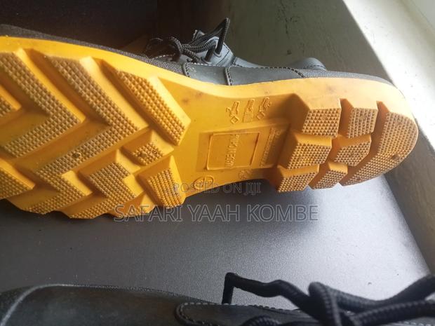 Safety Boots on Sell - thumbnail 2