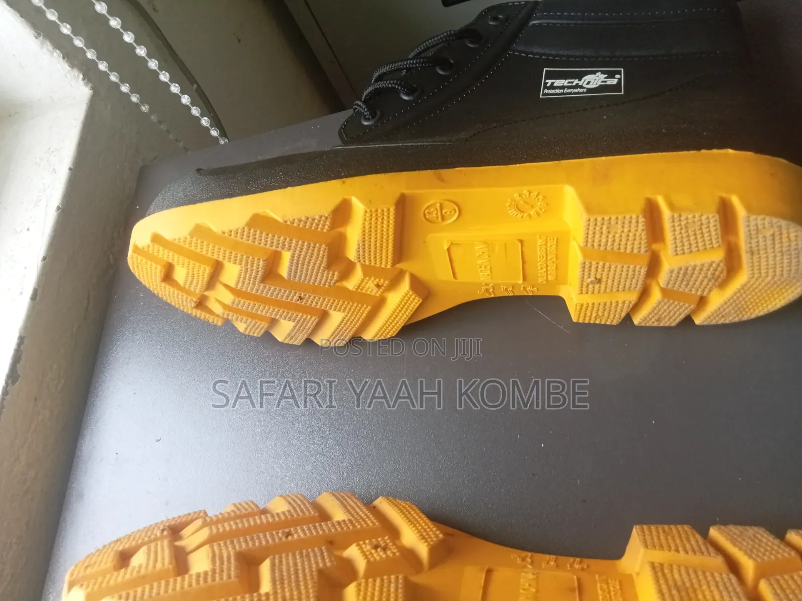 Safety Boots on Sell