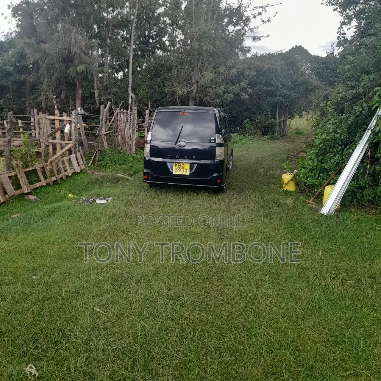 Toyota Voxy X 2WD 8-Seater 2004 Blue