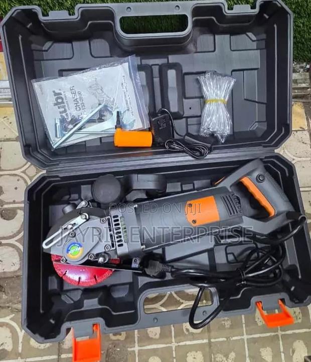 Kzubr 2800W Wall Chaser