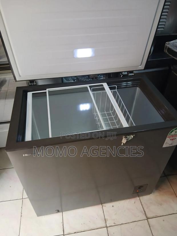 Clean Hisense Chest Freezer 189l - thumbnail 2