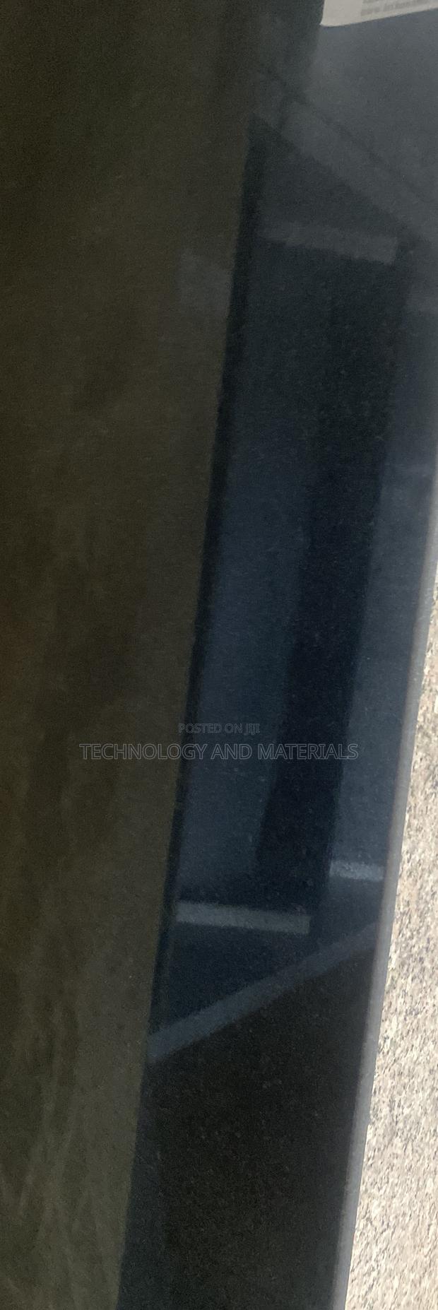 Fine Black Granite - thumbnail 3