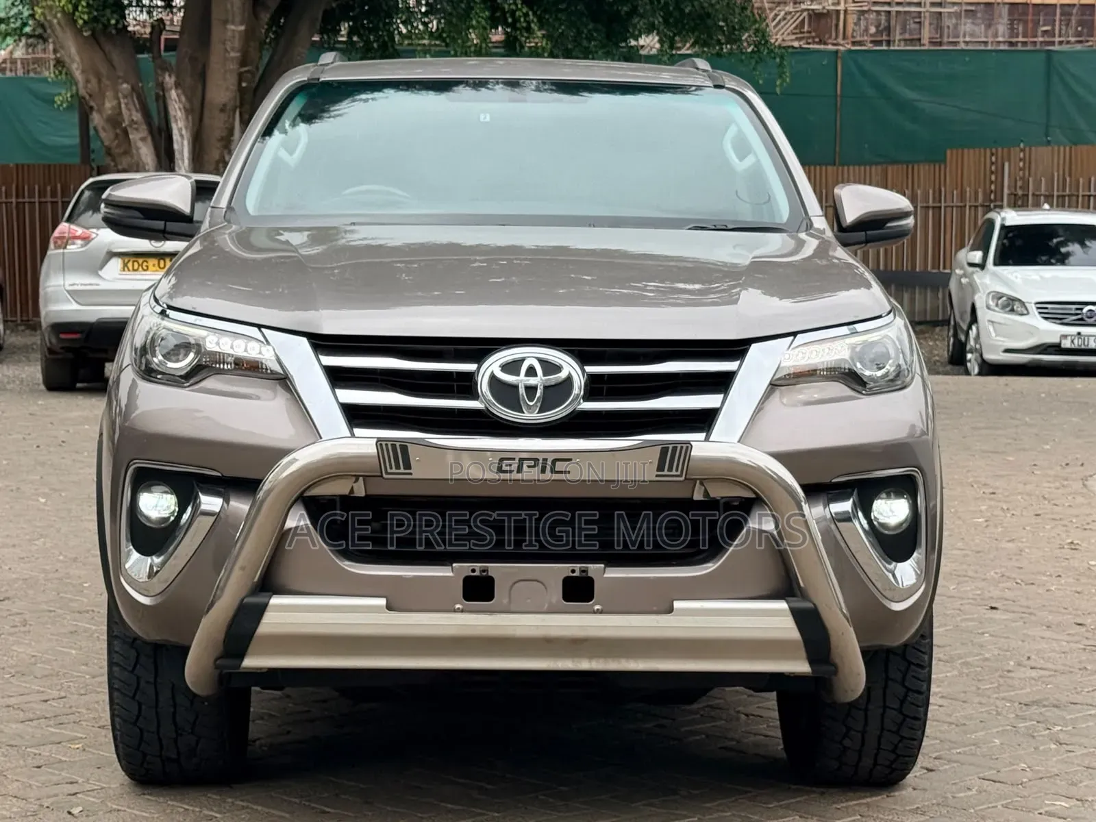Toyota Fortuner 2020 Gold