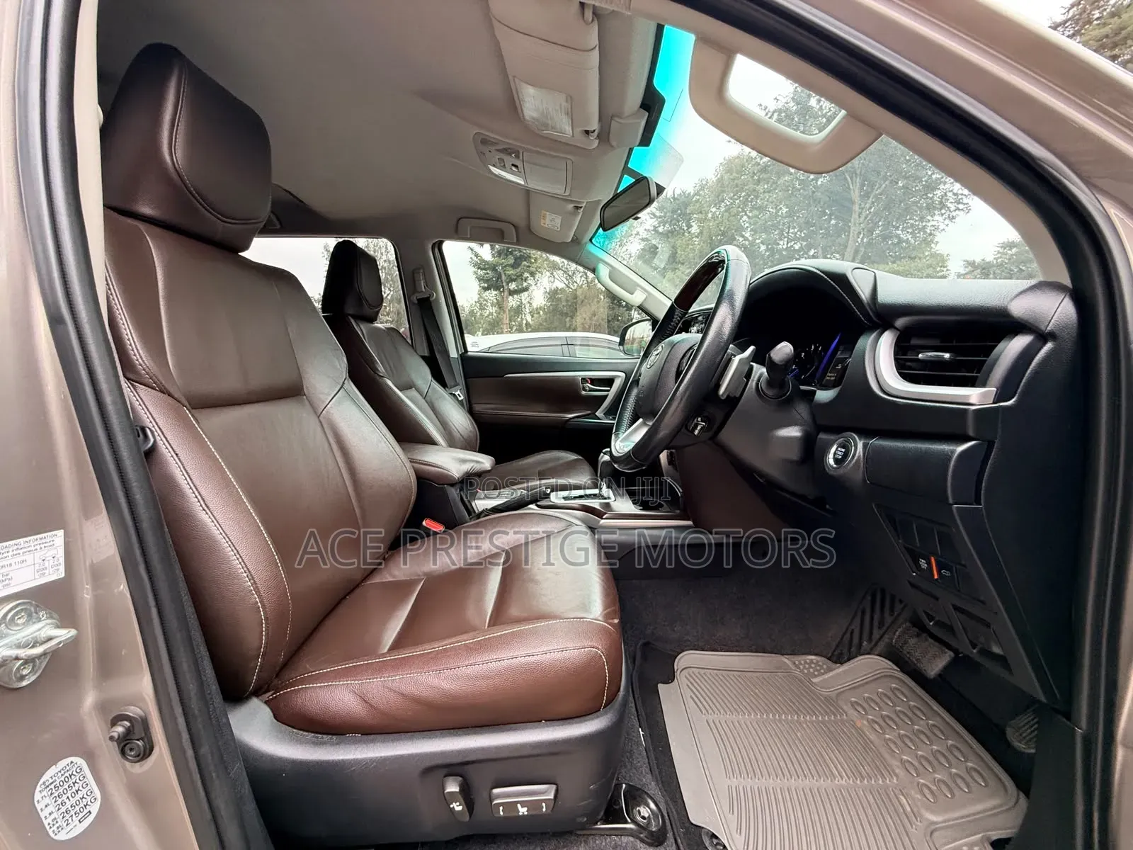 Toyota Fortuner 2020 Gold