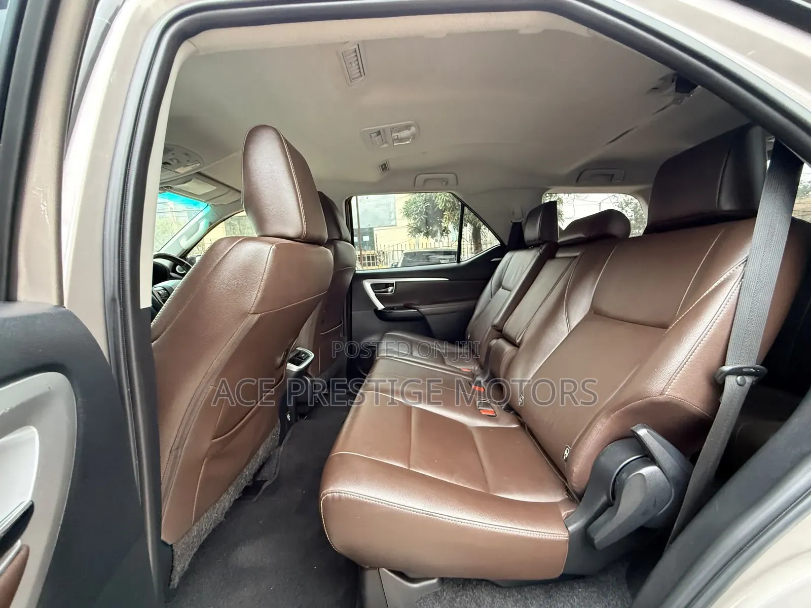 Toyota Fortuner 2020 Gold