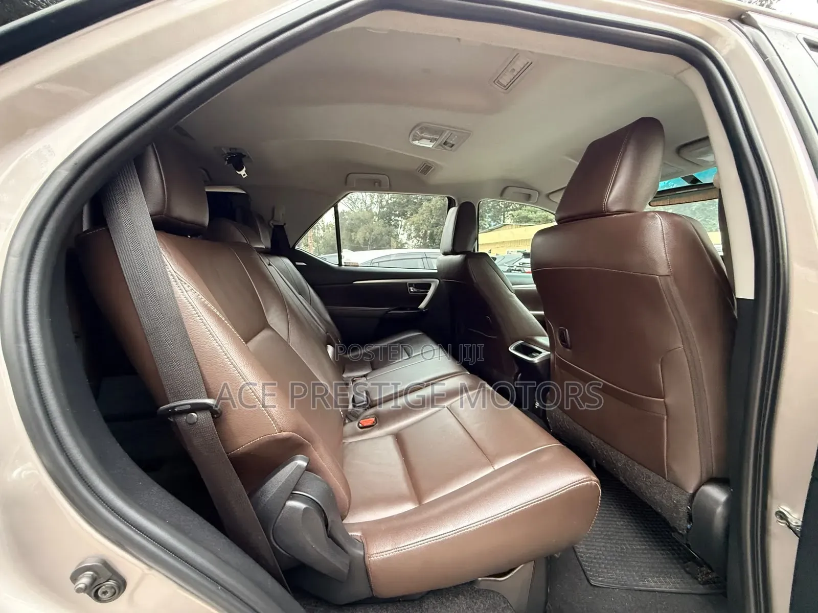 Toyota Fortuner 2020 Gold