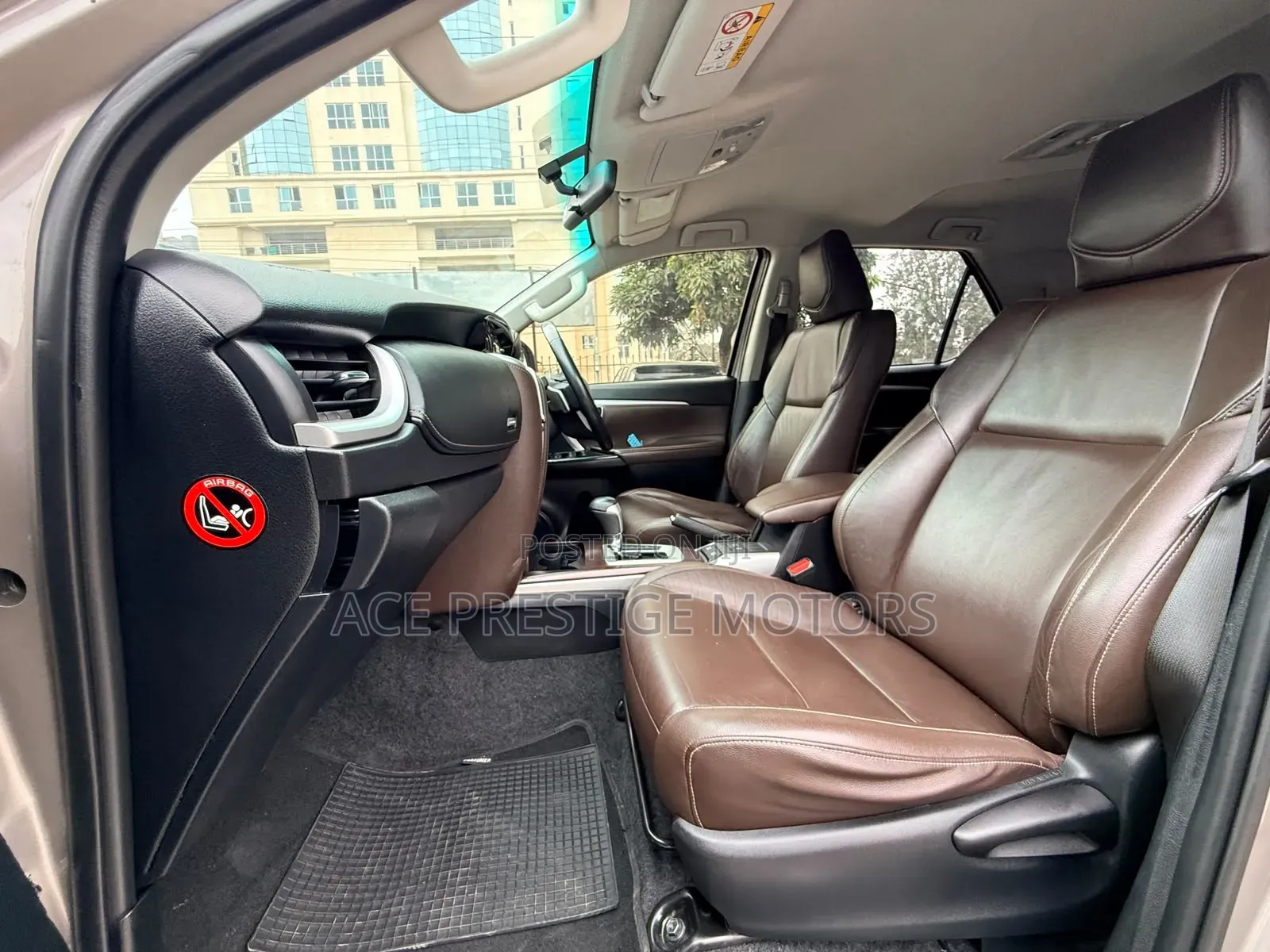 Toyota Fortuner 2020 Gold