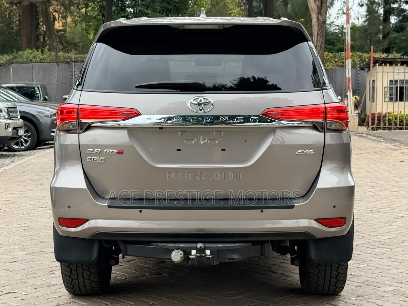 Toyota Fortuner 2020 Gold