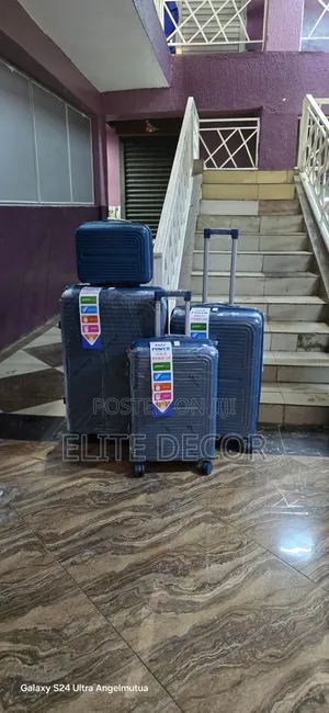 4-in-1 Luxurious Unbreakable Suitcase Set (Expansion Zip)