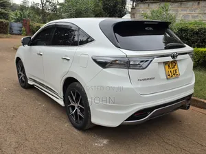 Toyota Harrier 2.0 2016 Pearl
